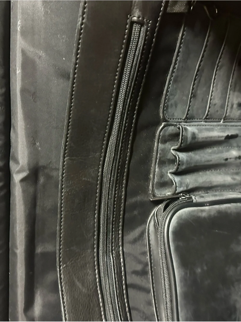 Kenneth Cole Black Leather Men's Briefcase with Shoulder Strap